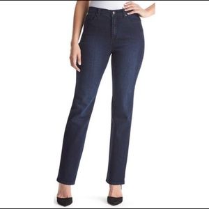 Gloria Vanderbilt “Amanda” jeans
